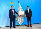 Ministerpräsident Dr. Markus Söder und Staatssekretär Sandro Kirchner bei Urkundenübergabe