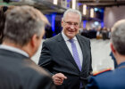 16. Februar 2024: Bayerns Innenminister Joachim Herrmann zu Gast bei der 8. Münchner Europa-Konferenz. Die Konferenz stand in diesem Jahr unter dem Motto „Sicherheit und Wohlstand in Europa“.
Auf dem Bild: Innenminister Joachim Herrmann