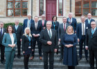 Die Mitglieder der Ständigen Konferenz der Innenminister und -senatoren der Länder (IMK) sowie Bundesinnenministerin Nancy Faeser und die Vizepräsidentin des Europäischen Parlaments Dr. Katarina Barley vor der Vertretung des Freistaates Bayern bei der Europäischen Union in Brüssel.