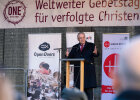 Herrmann auf Bühne bei Rede