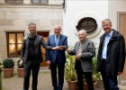 Gruppenfoto mit Innenminister Joachim Herrmann, Unternehmer und Kulturförderer Wolfgang Bühl, Vorstandsvorsitzender der ION Joachim Pietzcker, Geschäftsführender Intendant der ION Moritz Puschke mit Schlüssel