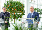 Ministerpräsident Dr. Markus Söder und Innenminister Joachim Herrmann hinter Rednerpulten