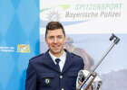 18. Januar 2022: Daumendrücken für die Olympischen Winterspiele: Innen- und Sportminister Joachim Herrmann hat heute die Spitzensportlerinnen und -sportler der Bayerischen Polizei zu den Olympischen Winterspielen in Peking verabschiedet. „Wir sind auf unsere Sportasse sehr stolz“, erklärte Herrmann. „Jetzt heißt es feste Daumendrücken!“ Für Herrmann sind die Sportasse hervorragende Aushängeschilder der Bayerischen Polizei.