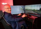 Innenminister Joachim Herrmann am Fahrsimulator