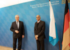 Innenminister Joachim Herrmann und indischer Botschafter Harish