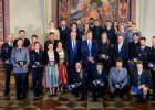 Gruppenfoto u.a. mit Ministerpräsident Dr. Markus Söder, Innenminister Joachim Herrmann sowie den geehrten Wintersportlerinnen und Wintersportler