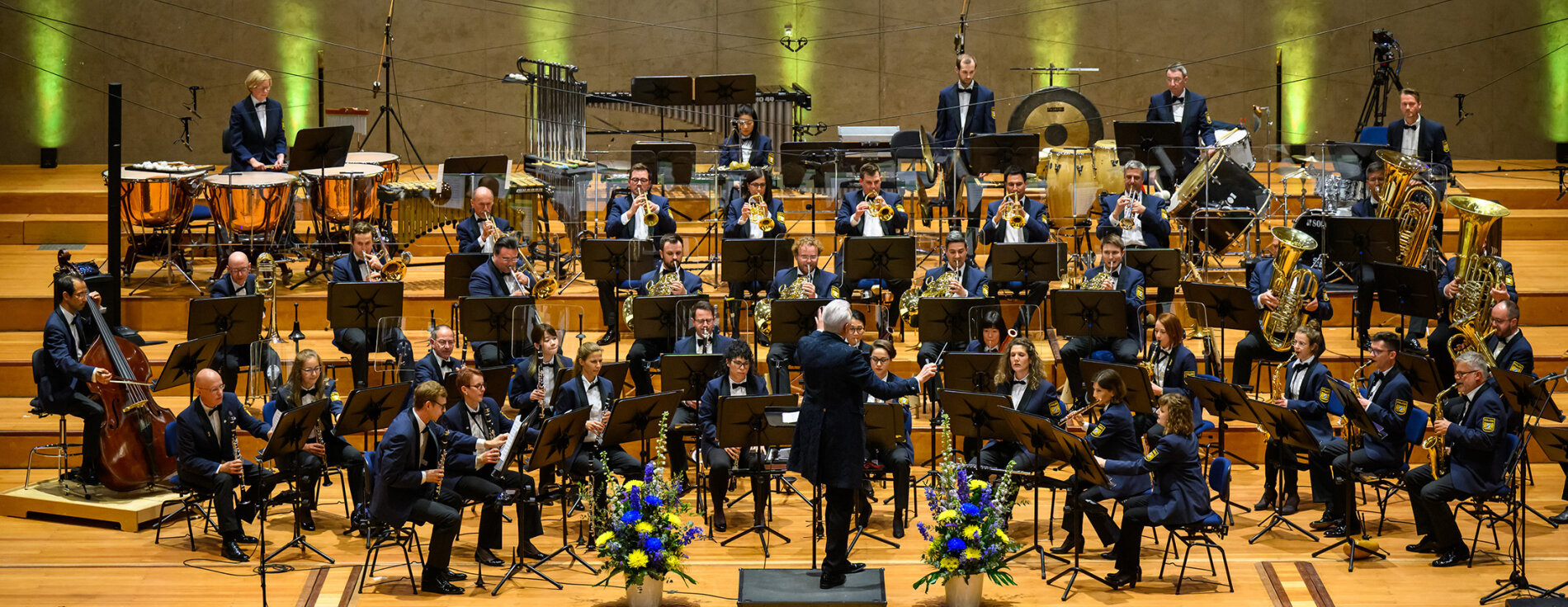 Blick zum Orchester auf Bühne