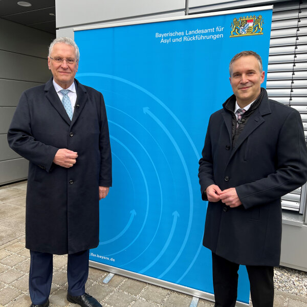 Innen- und Integrationsminister Joachim Herrmann und Präsident des LfAR Axel Ströhlein