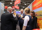 22. Februar: Bayerns Innen- und Sportminister Joachim Herrmann lobt beim Wassersportforum des Bayerischen Seglerverbands (BSV) auf der Reise- und Freizeitmesse 'f.r.e.e' die hervorragende Arbeit des BSV. "Durch seine gründliche Ausbildung und sein großartiges Engagement sorgt der Bayerische Seglerverband höchst erfolgreich dafür, dass wir durch unsere bayerischen Nachwuchsleistungssportler vorbildlich nach außen repräsentiert werden. Denn auf unsere bayerischen Segler kann man zum Beispiel bei Olympischen Spielen immer zählen", so Herrmann im Hinblick auf die seit 1964 ununterbrochene Teilnahme bayerischer Segler an den Olympischen Sommerspielen. "Die phänomenalen Erfolge unserer Spitzensportlerinnen und sportler gäbe es ohne die bestmögliche Förderung des Nachwuchsleistungssports nicht", sagte der Sportminister.