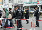 Innenminister Joachim Herrmann hat sich bei allen Einsatzkräften sowie Helferinnen und Helfern für den großartigen humanitären Einsatz für die Tausenden von Flüchtlingen bedankt, die zur Zeit in München ankommen.