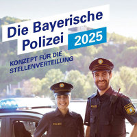 Zwei Polizisten: "Die Bayerische Polizei 2025 - Konzept für die Stellenverteilung"