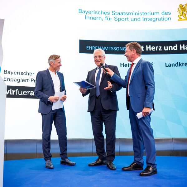 Bayerns Innenminister Joachim Herrmann bei der Preisverleihung des Engagiert-Preises 2023.