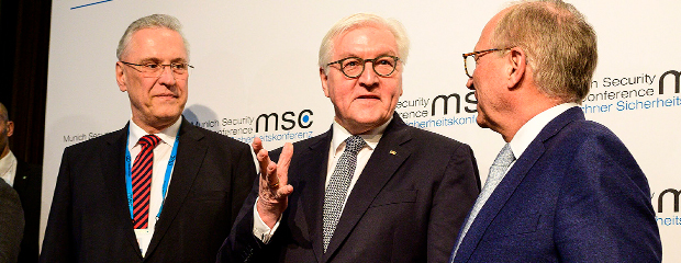 Gruppenbild auf der Münchner Sicherheitskonferenz