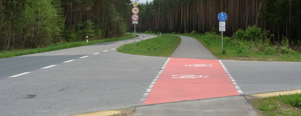 zusammenhängende und attraktive Radwegenetze mit sichere Straßenquerungen zusammenhängende und attraktive Radwegenetze mit sichere Straßenquerungen